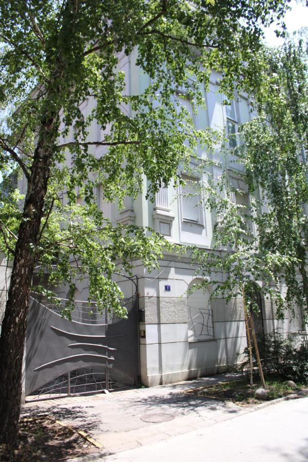 Garden Center Apartment Újvidék Kültér fotó