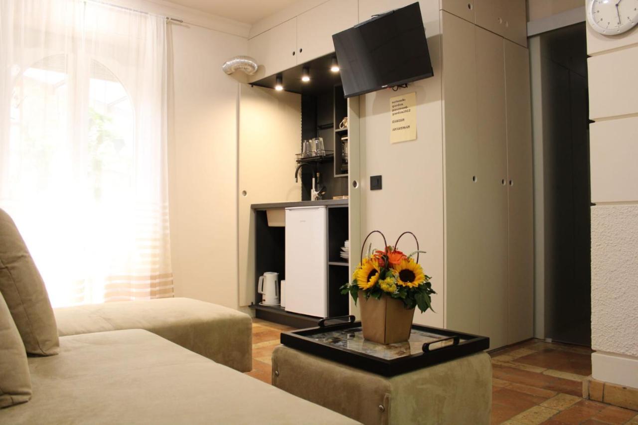 Garden Center Apartment Újvidék Kültér fotó
