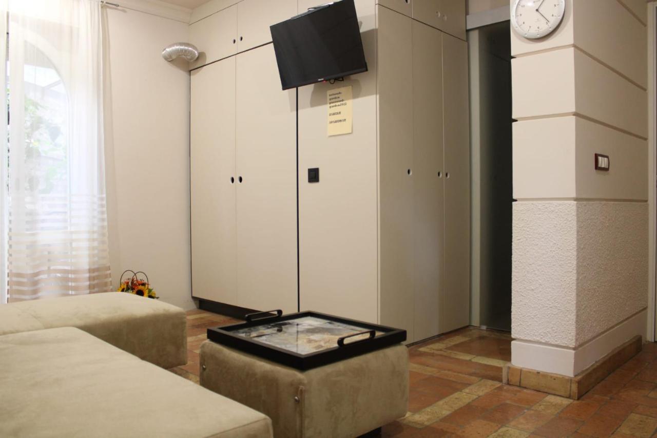 Garden Center Apartment Újvidék Kültér fotó
